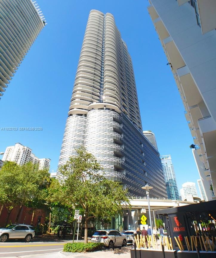 1 bedroom home for sale at 1000 Brickell, Miami, FL 33131 — $815,000