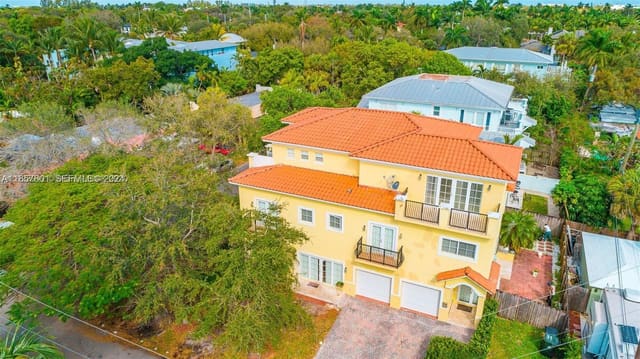 716 SW 9th Terrace, sold in New Utopia, Fort Lauderdale, FL