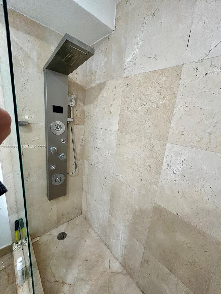 5401 Collins Avenue 514, Miami Beach, FL 33140 photo 25