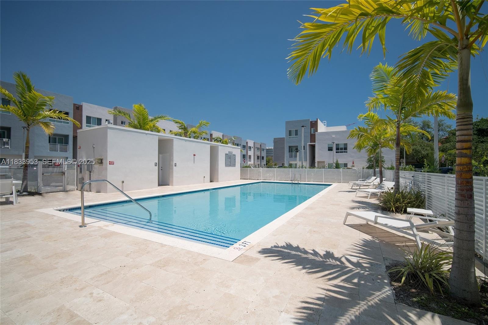 19380 NE 26th Avenue 304, Miami, FL 33180 photo 16