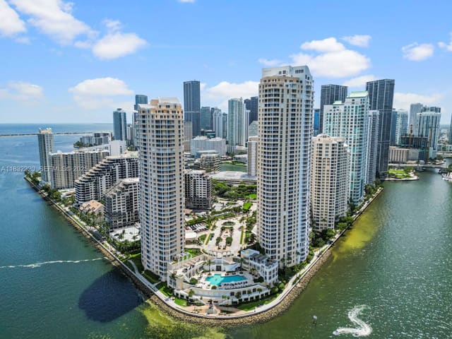808 Brickell Key Drive 3208, Miami, FL 33131