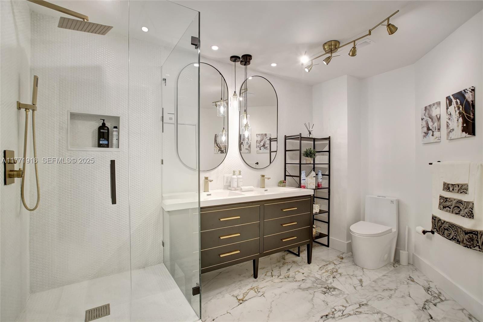3900 Island Boulevard B402, Aventura, FL 33160 photo 17