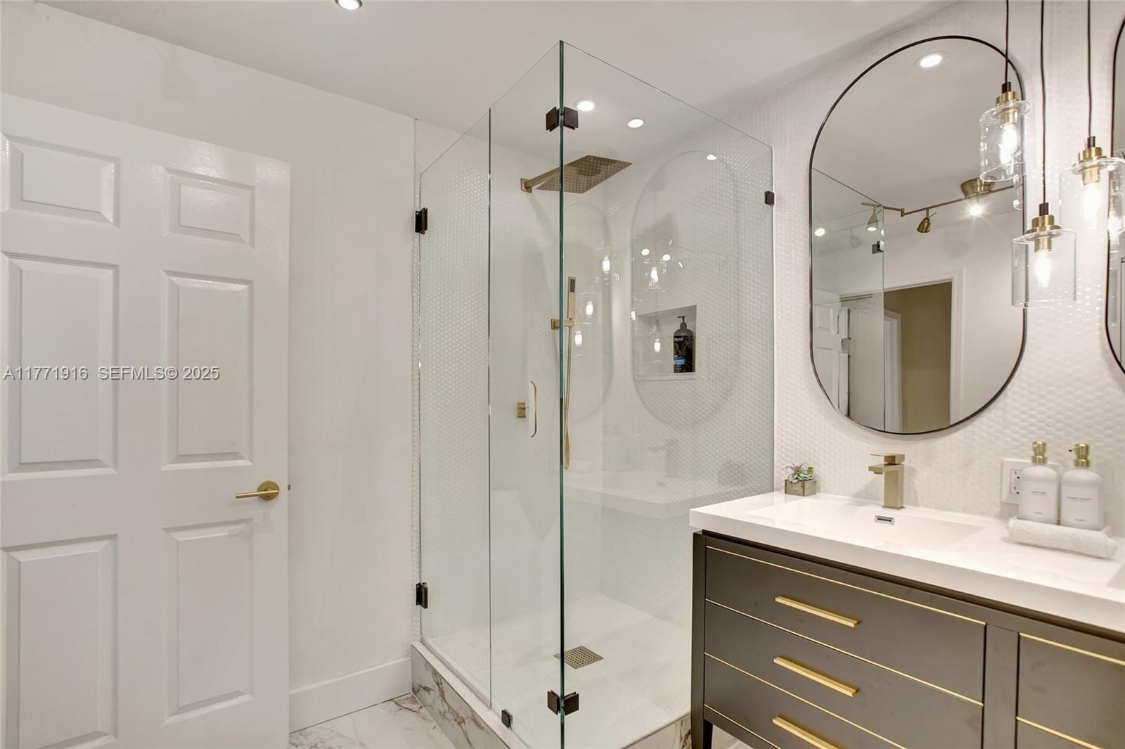3900 Island Boulevard B402, Aventura, FL 33160 photo 18