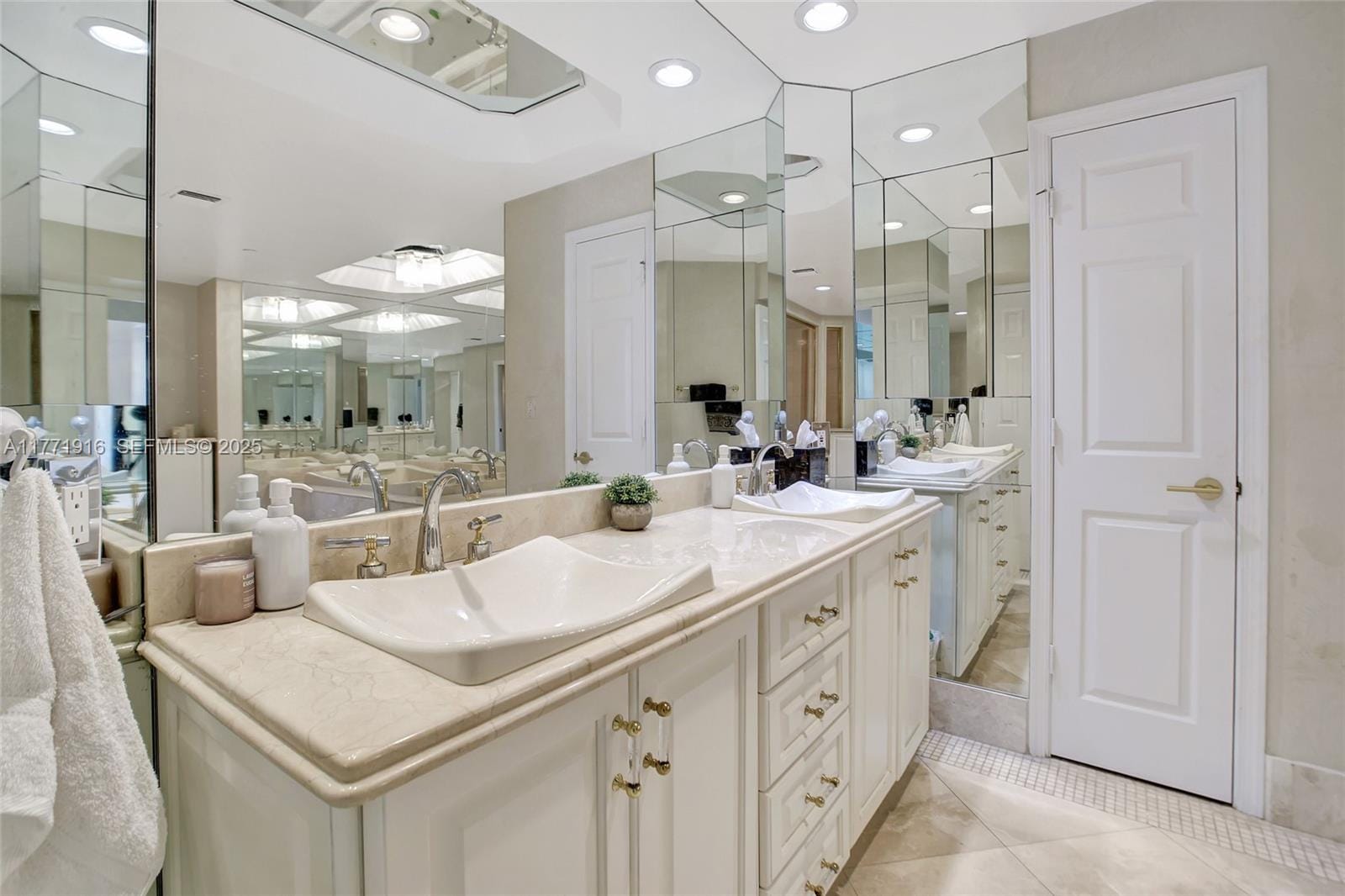 3900 Island Boulevard B402, Aventura, FL 33160 photo 28