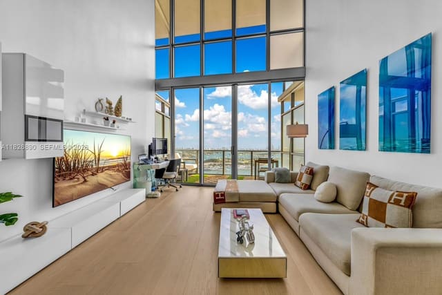 1100 Biscayne Boulevard 4305, sold in Marquis Condo, Miami, FL