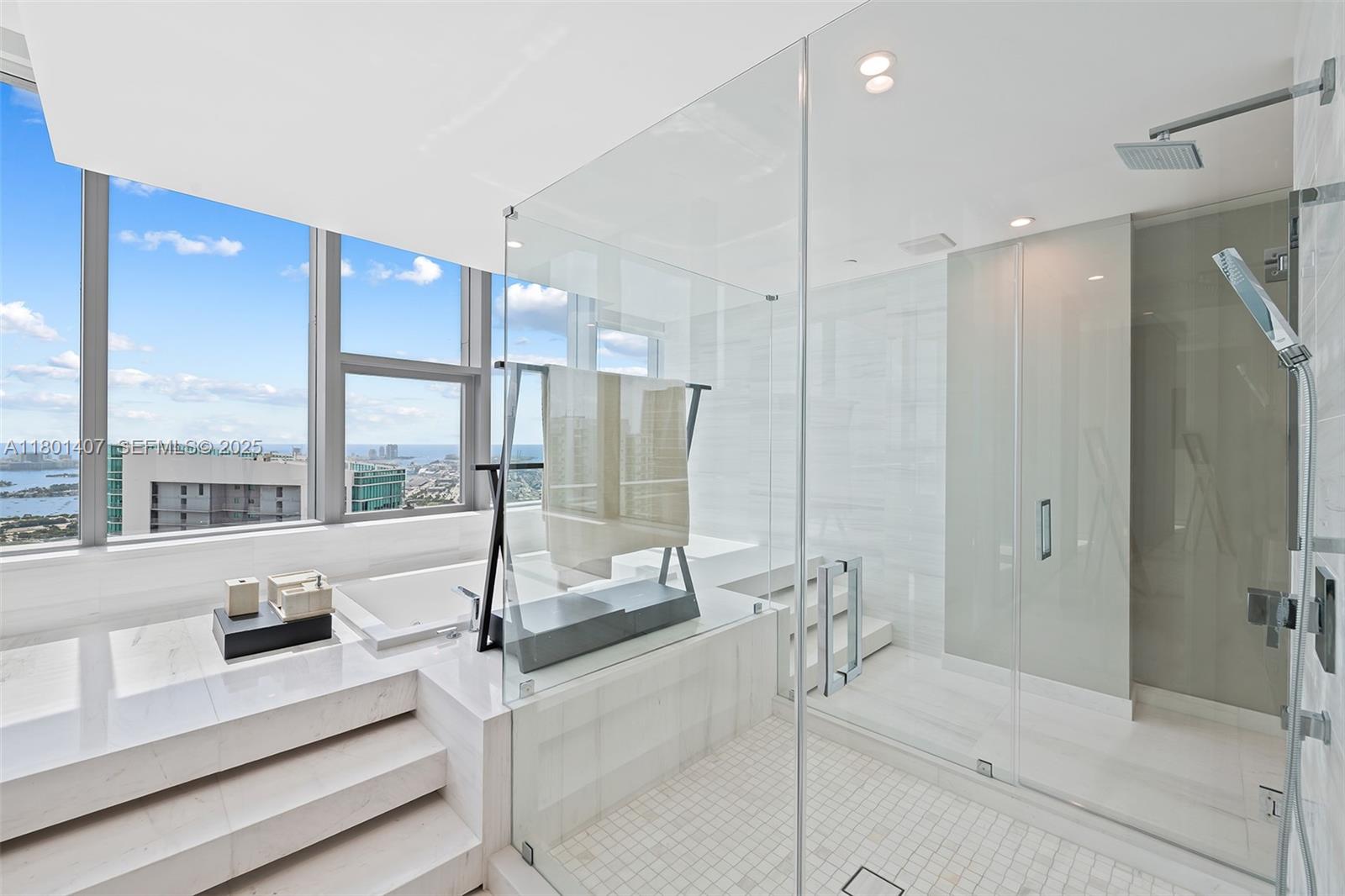 851 NE 1st Avenue PH 5401, Miami, FL 33132 photo 17
