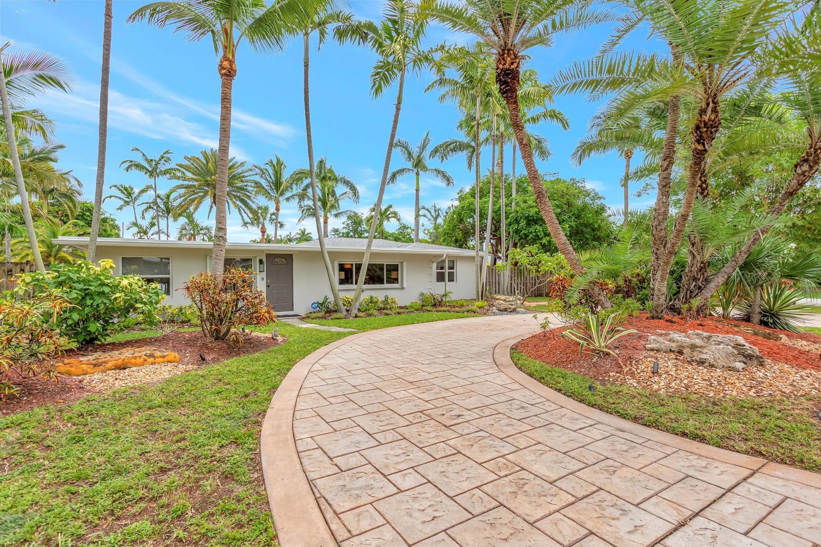 2641 NE 16th Street, Pompano Beach, FL 33062