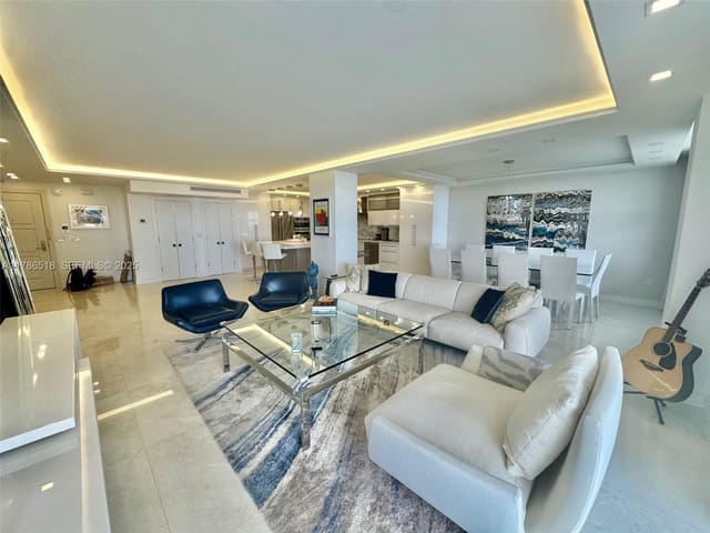 9801 Collins Avenue 17S, Bal Harbour, FL 33154