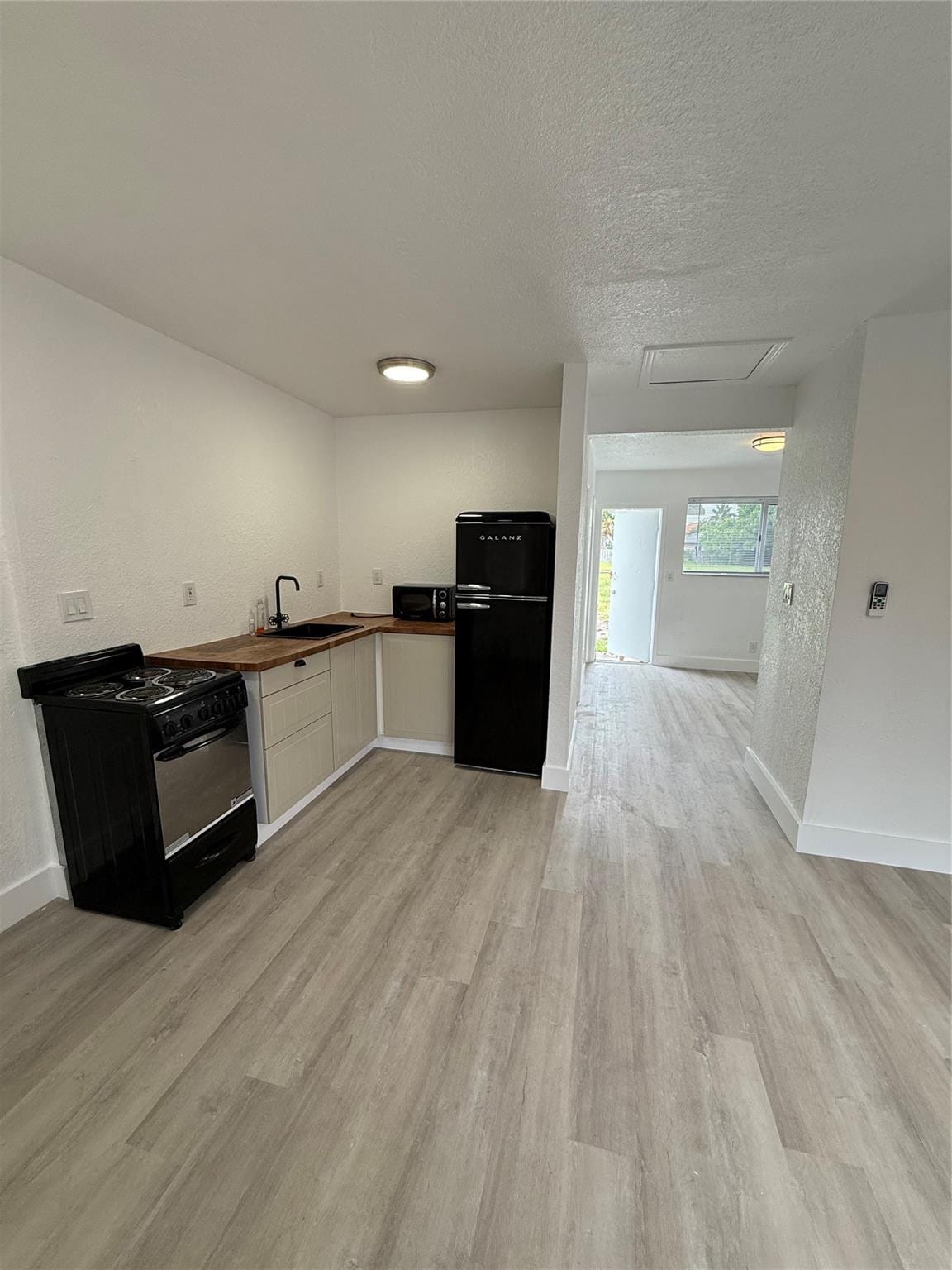 2213 Lincoln Street 4 — photo 1