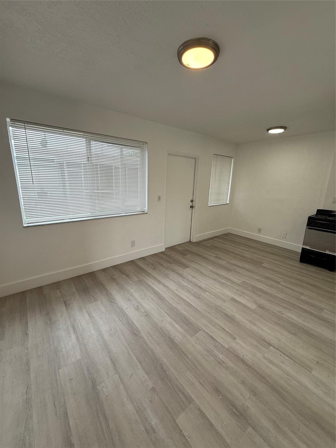 2213 Lincoln Street 4 — photo 3
