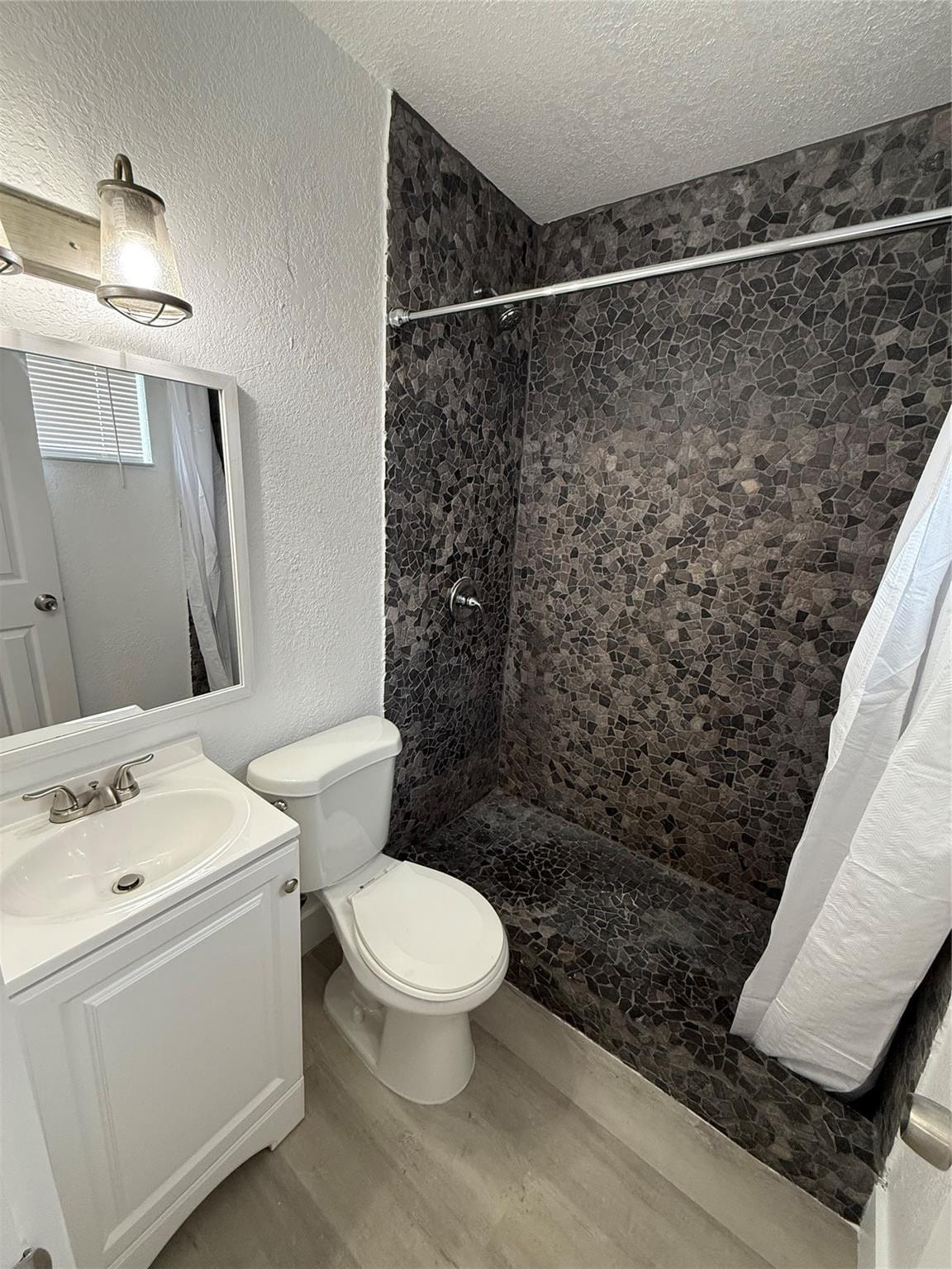 2213 Lincoln Street 4 — photo 5