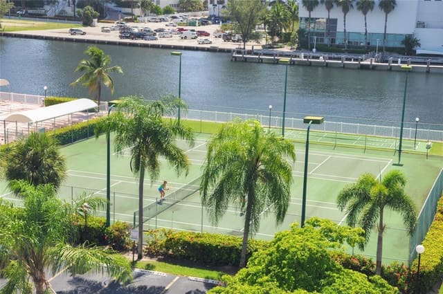 400 Leslie Drive 419, sold in Towers Of Oceanview East, Hallandale Beach, FL
