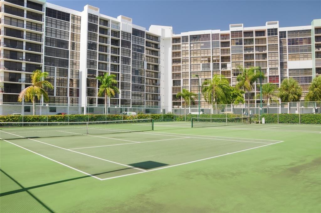 400 Leslie Drive 419, Hallandale Beach, FL 33009 photo 2