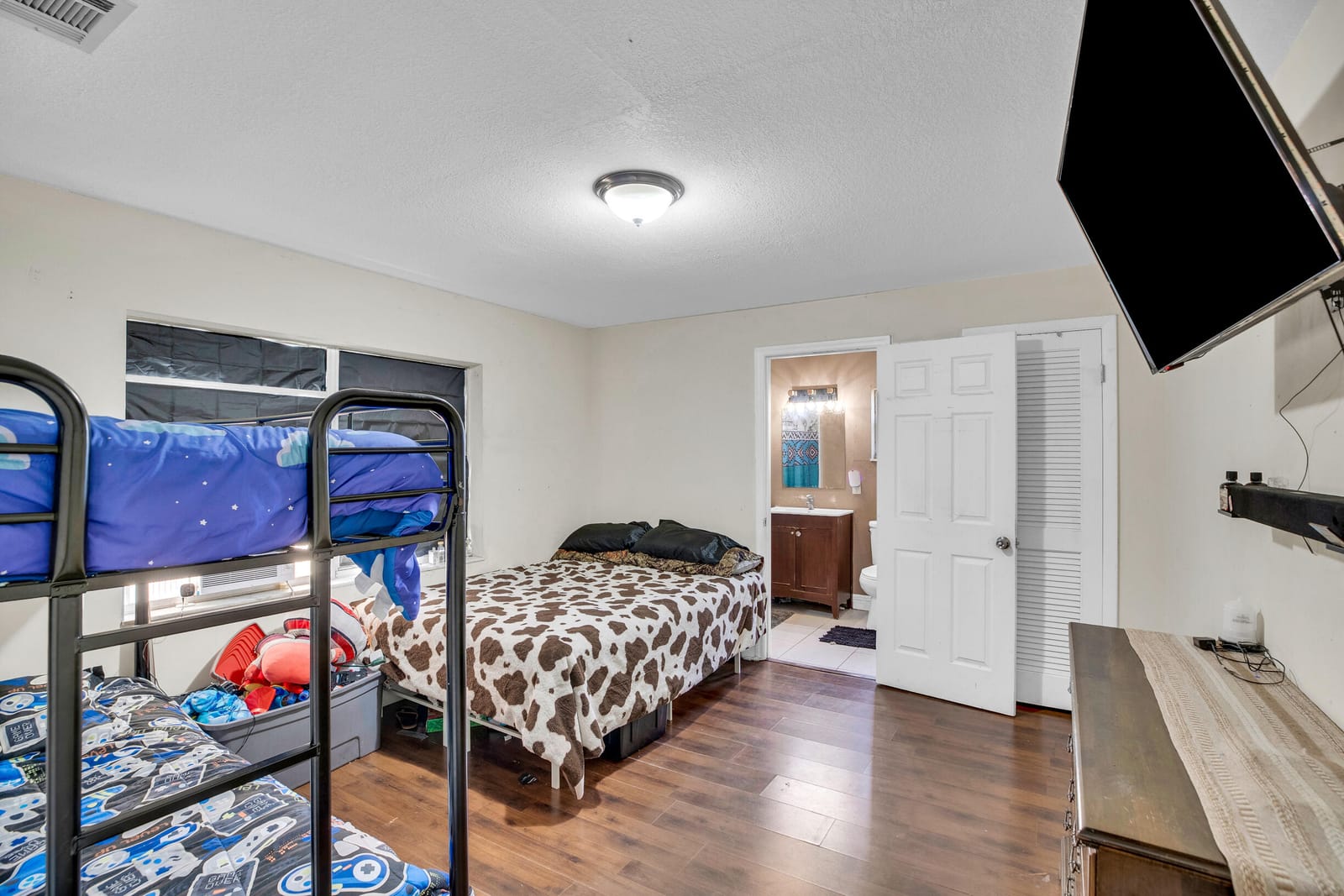 5402 Shannon Drive — photo 11