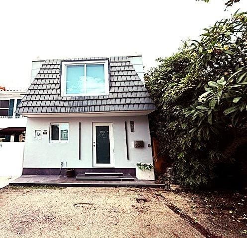 2085 NE 123rd Street 2085, North Miami, FL 33181