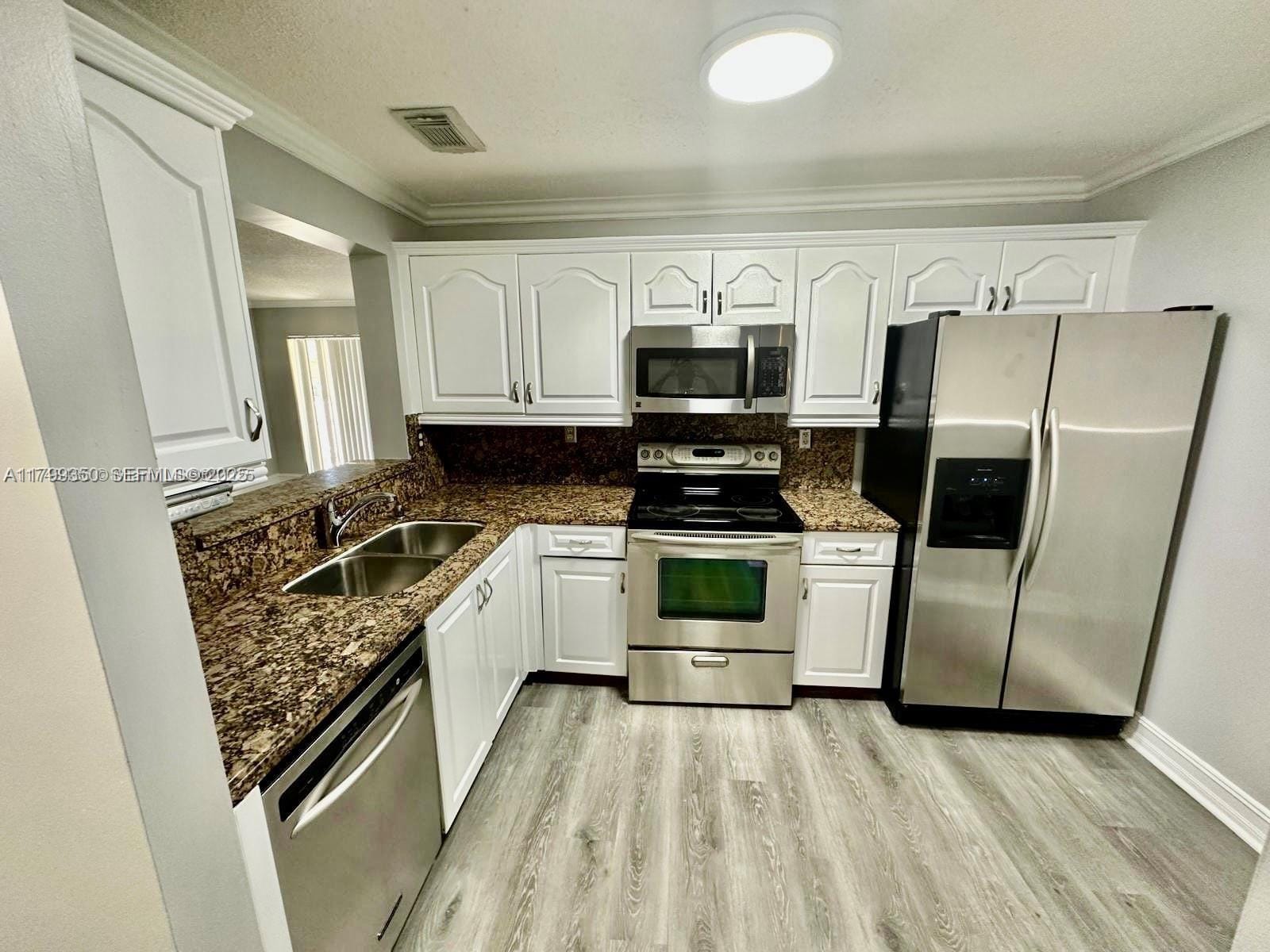 15711 SW 137th Avenue 201 — photo 2