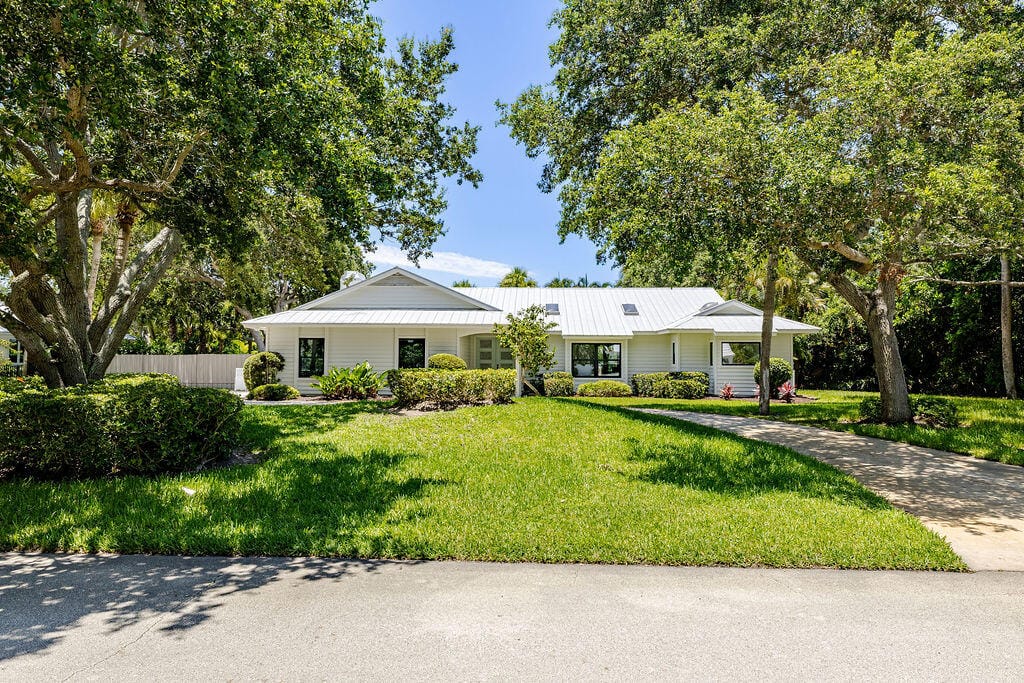 2160 Seagrape Drive, Vero Beach, FL 32963