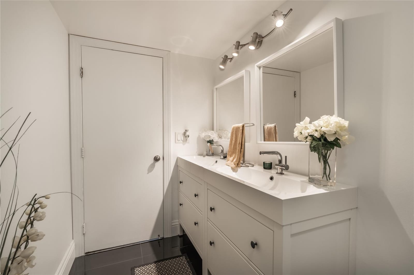 2206 S Cypress Bend Drive 803 — photo 4