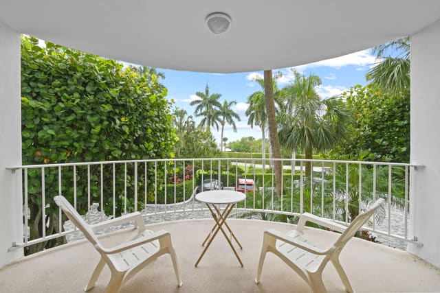 2295 S Ocean Boulevard 215, sold in Twenty Two Ninety Five South Ocean Blvd, Palm Beach, FL