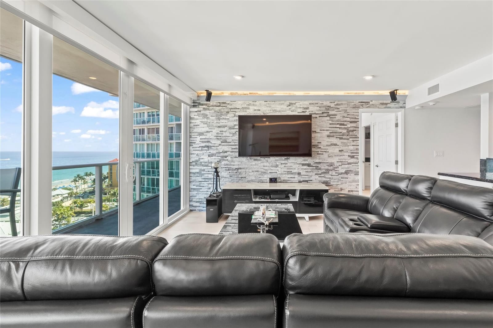 333 NE 21st Avenue 1510, Deerfield Beach, FL 33441 photo 16