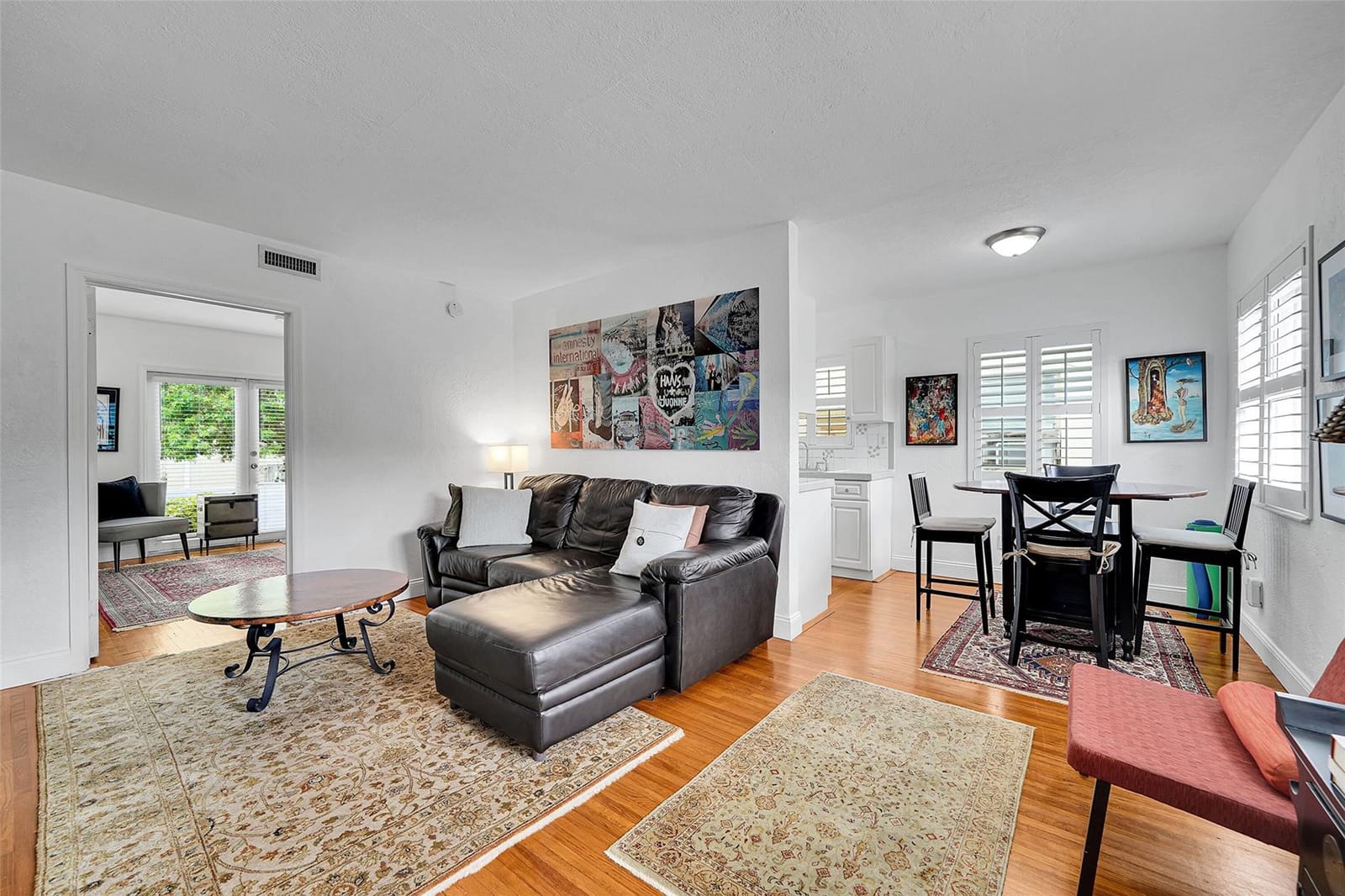 210 Mendoza Avenue 3 — photo 4