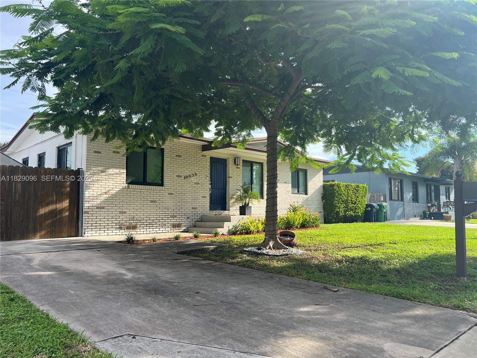 10035 Pan American Drive, Cutler Bay, FL 33189 photo 2