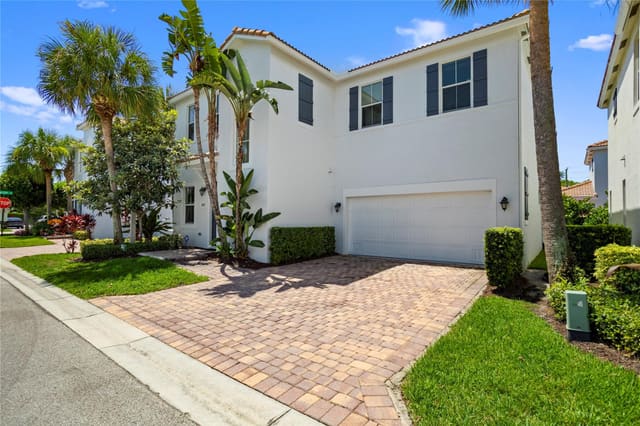 450 Greensboro Way, sold in Estates At Heritage Club, Boynton Beach, FL
