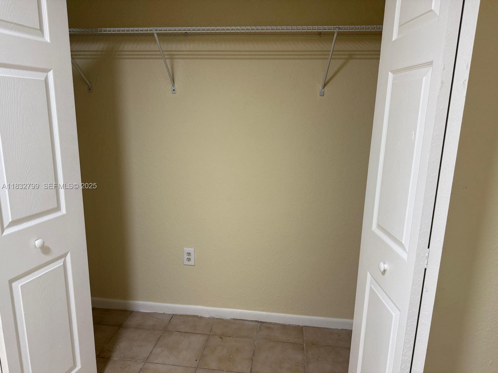 2341 W 66th Place 103, Hialeah, FL 33016 photo 11