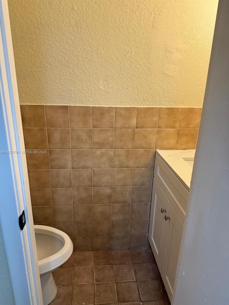 2341 W 66th Place 103, Hialeah, FL 33016 photo 8