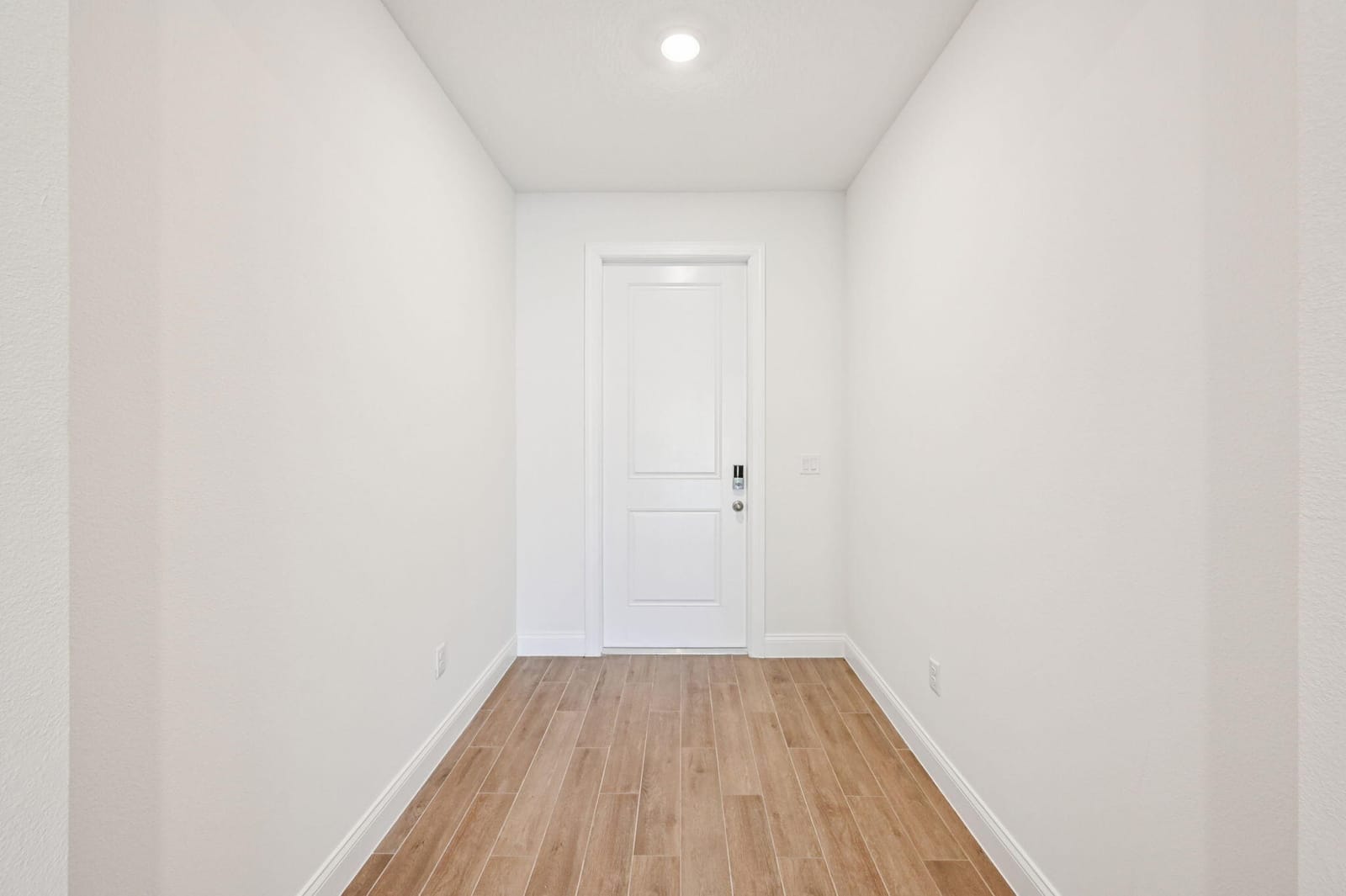 5665 Hampton Park Circle — photo 6
