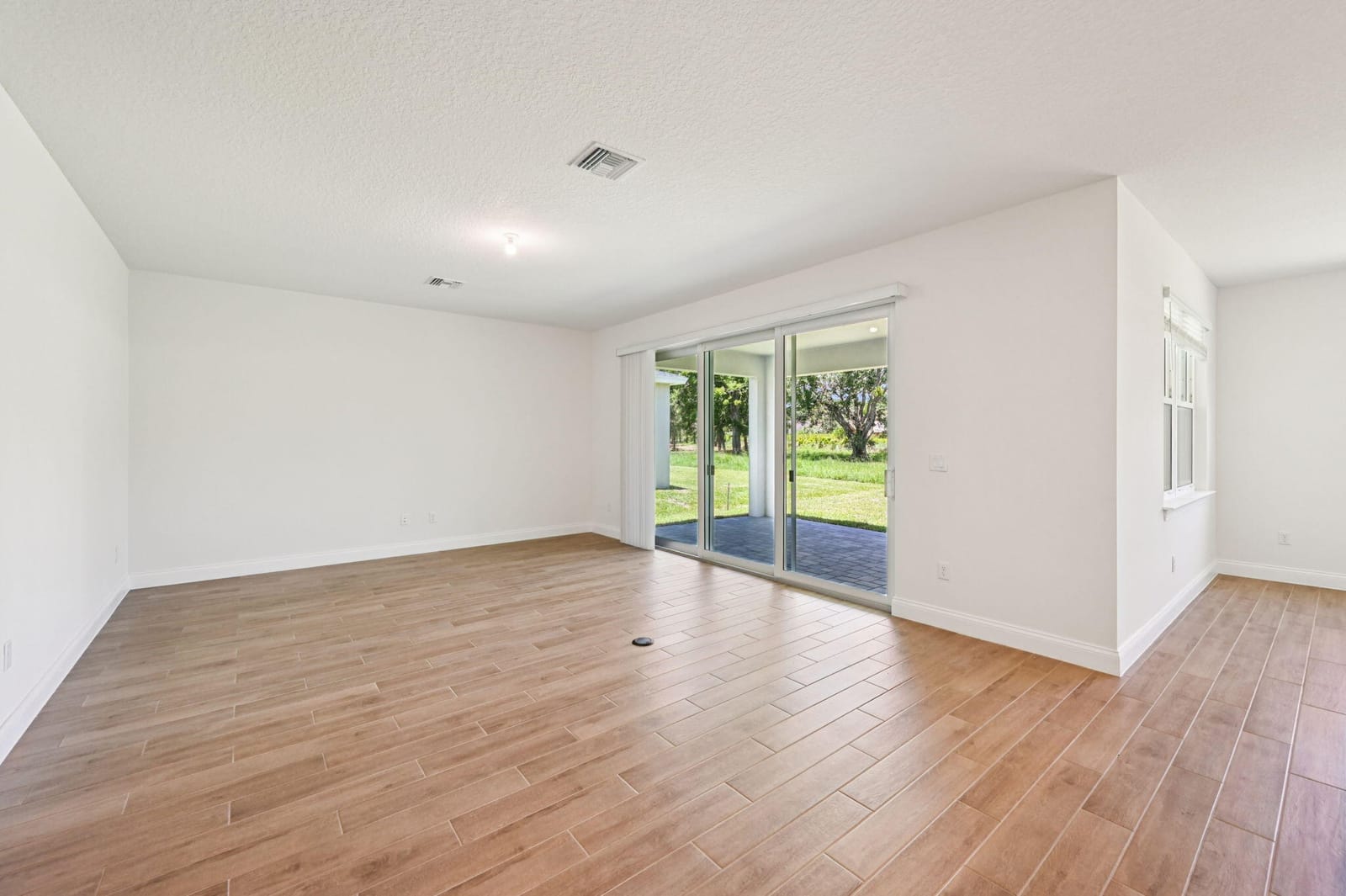 5665 Hampton Park Circle — photo 7
