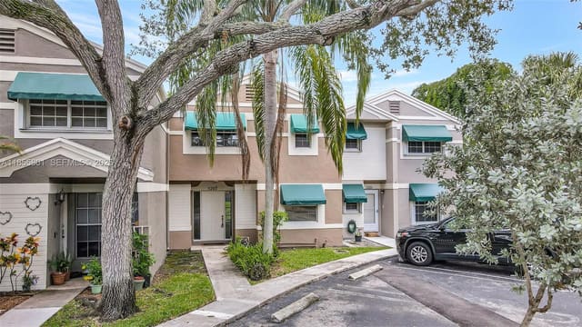 5207 SW 122nd Terrace, sold in Flamingo Gardens Phase Fo, Cooper City, FL