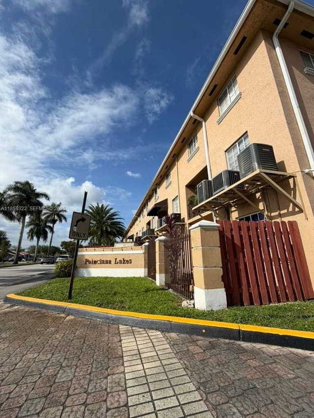 17415 NW 75th Place 103, sold in Poinciana Lakes Villas Co, Hialeah, FL