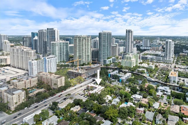 601 SE 5th Court 103, sold in Riverview South, Fort Lauderdale, FL