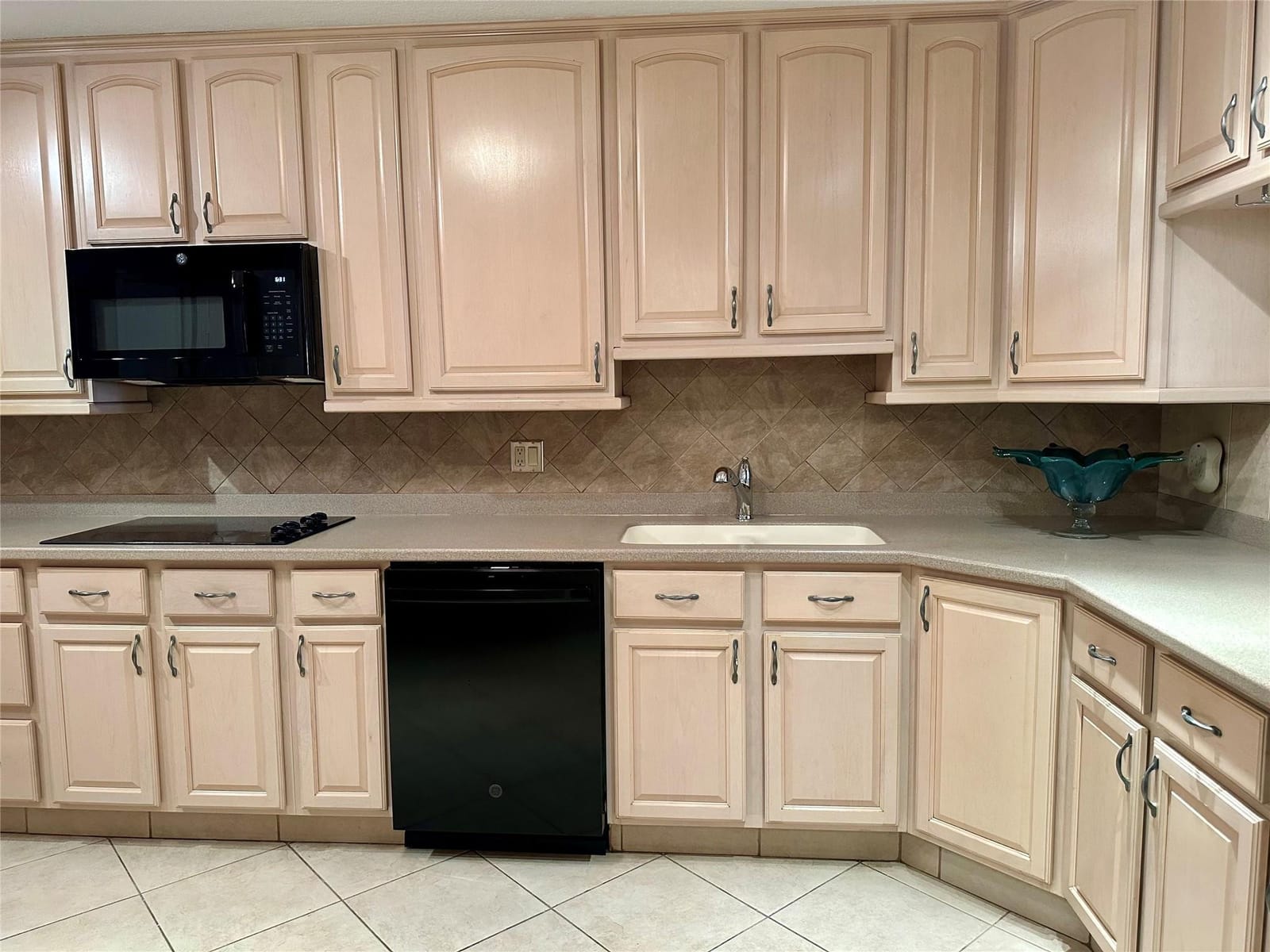 2500 Parkview Drive 814, Hallandale Beach, FL 33009 photo 19