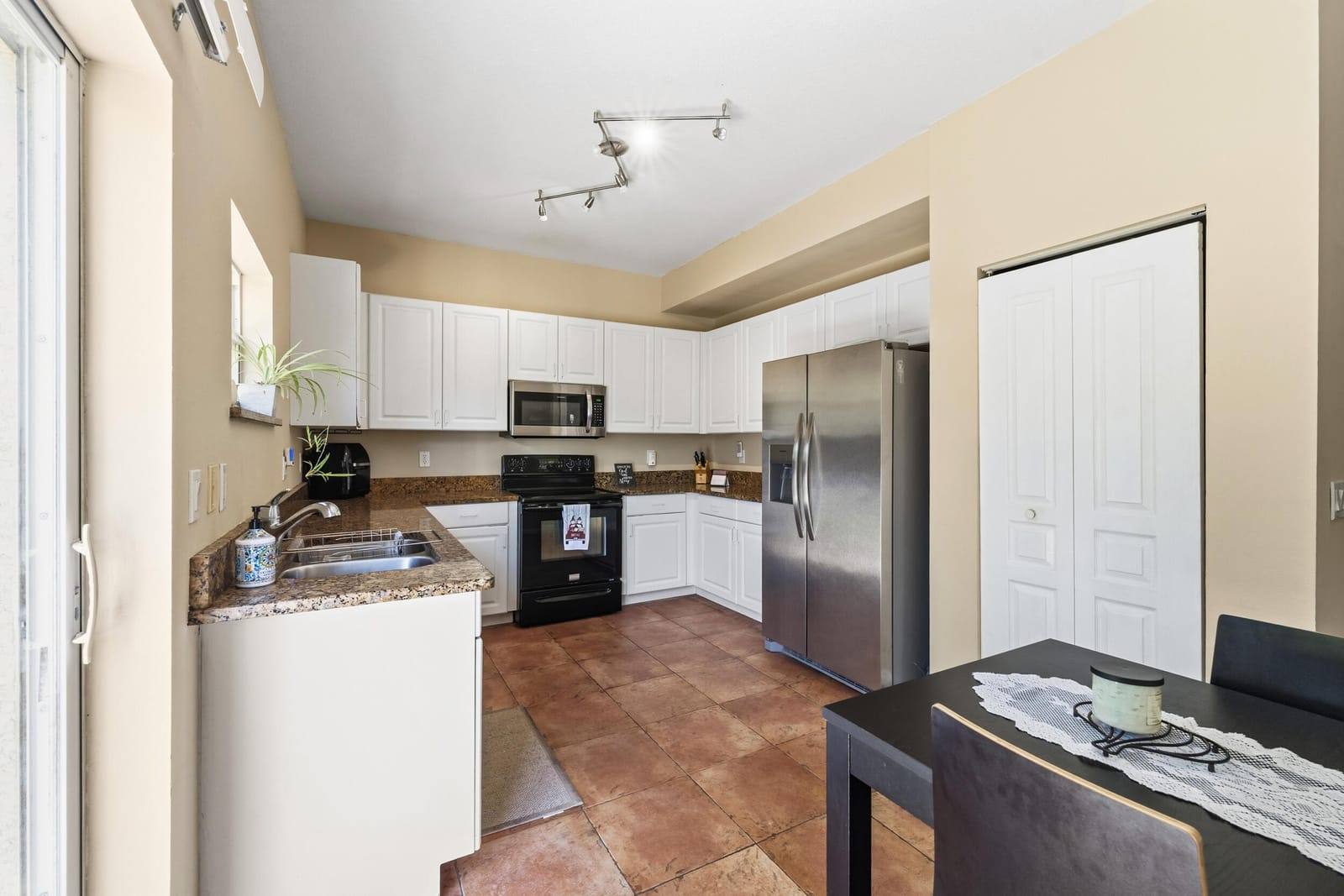 624 NE Bent Paddle Lane, Port St. Lucie, FL 34983 photo 13