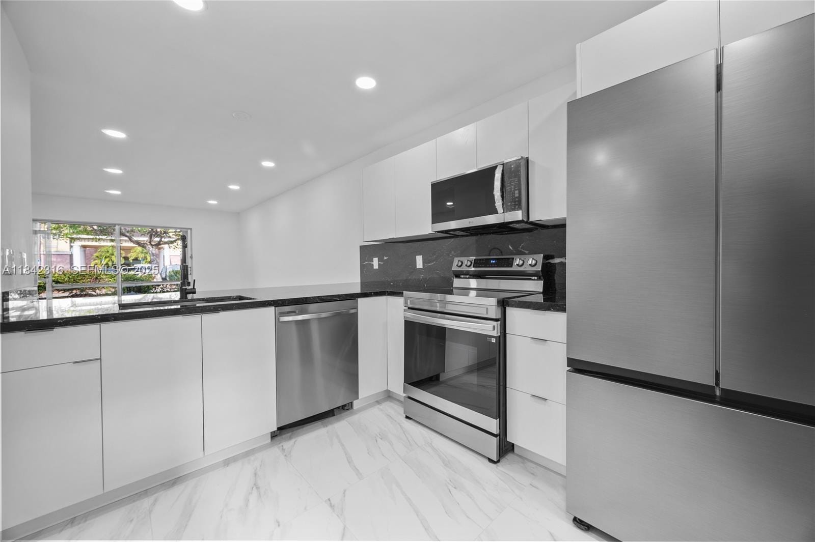 5790 Stirling Road 112, Hollywood, FL 33021 photo 2
