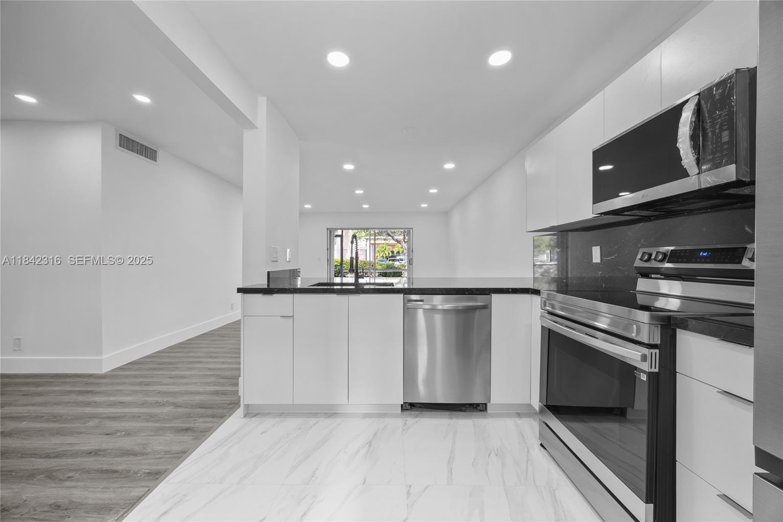 5790 Stirling Road 112, Hollywood, FL 33021 photo 5
