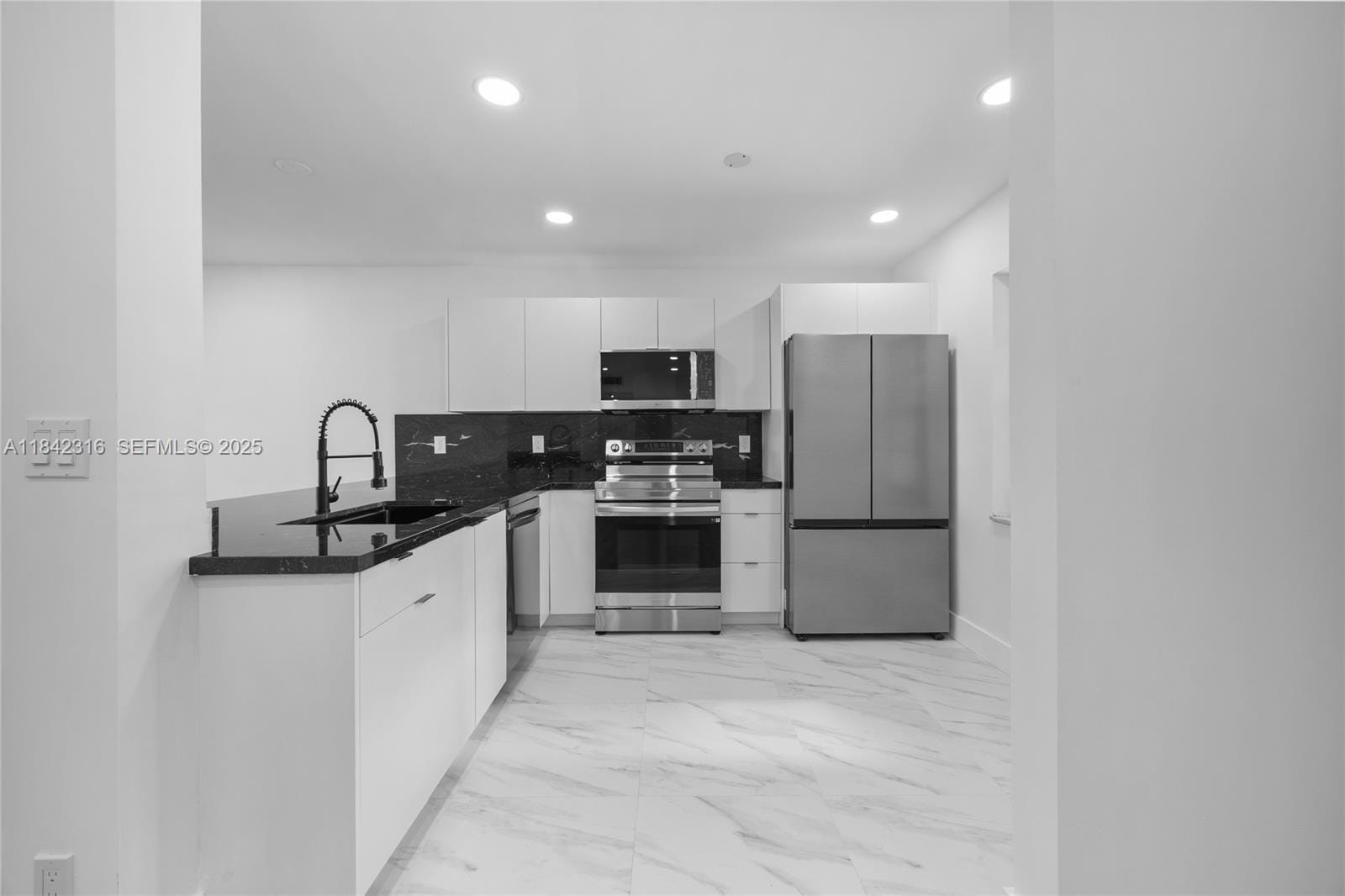 5790 Stirling Road 112, Hollywood, FL 33021