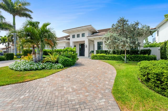 925 Allamanda Drive, sold in Tropic Isle 2nd Sec, Delray Beach, FL