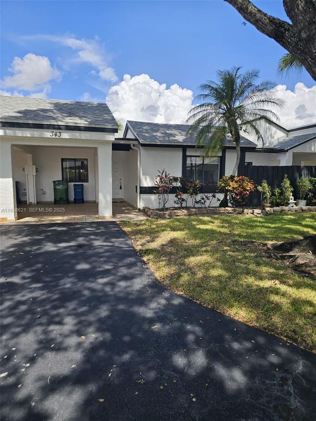 343 Fairway Circle 63, sold in Villas AT Bonaventure IN, Weston, FL