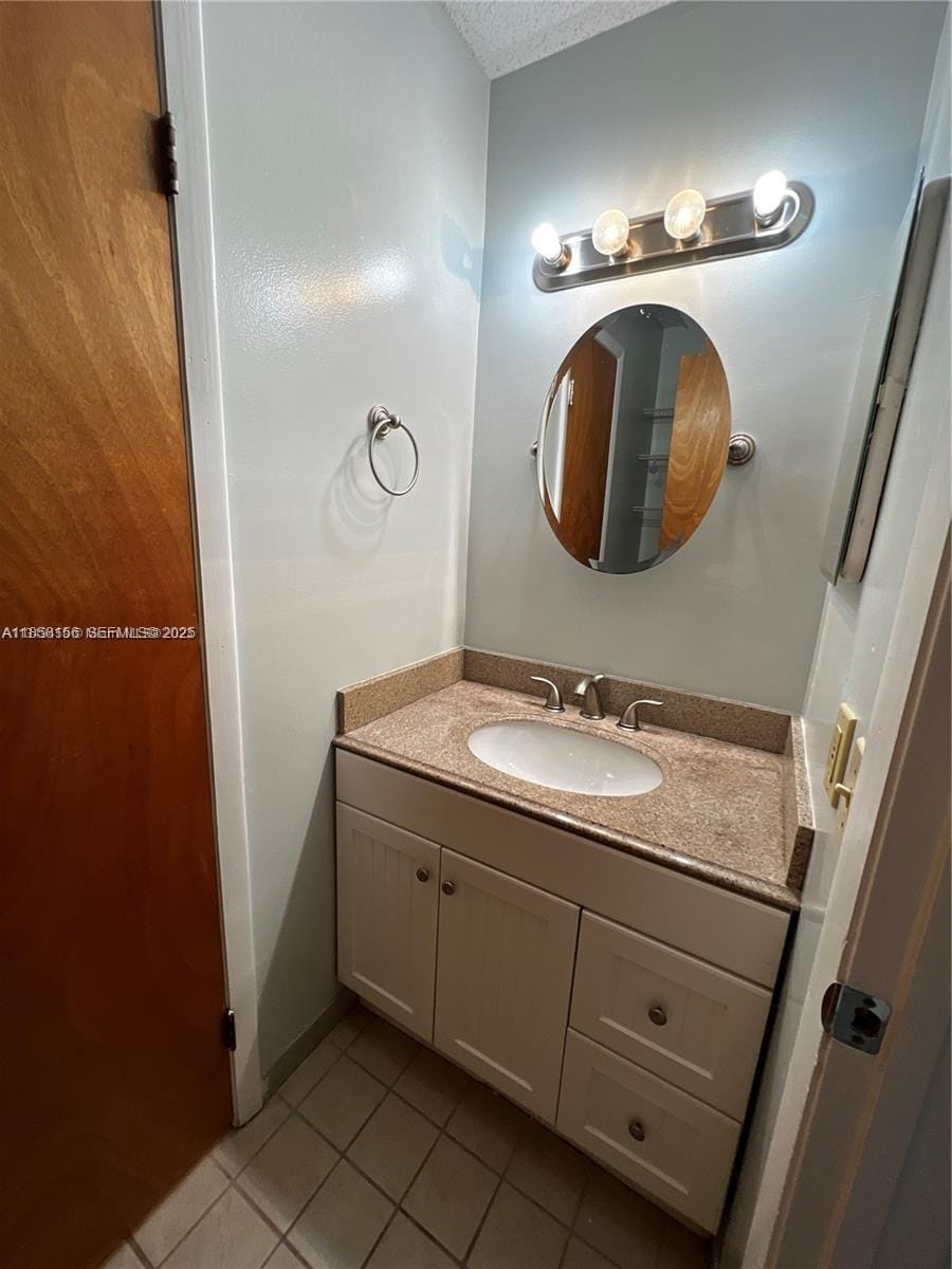 889 Hamilton Drive 889I — photo 11