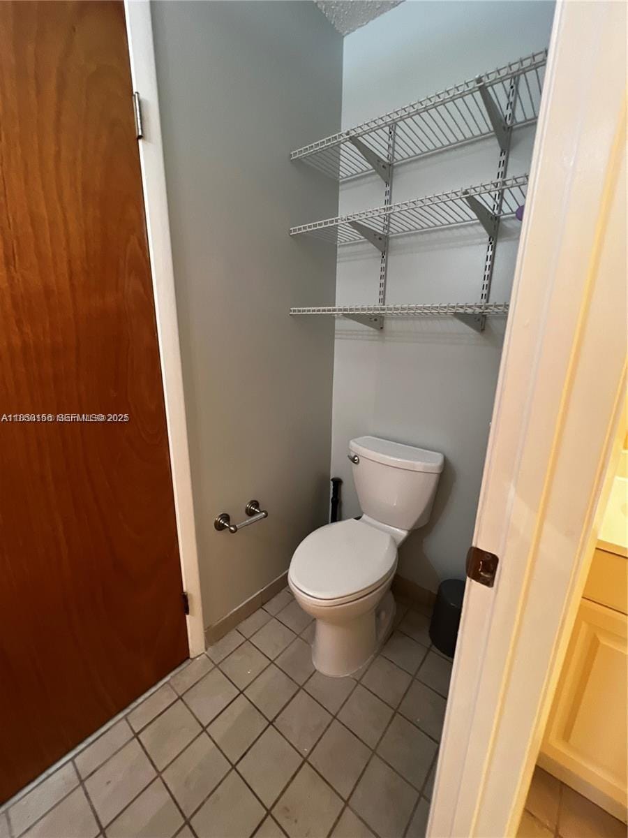 889 Hamilton Drive 889I — photo 9