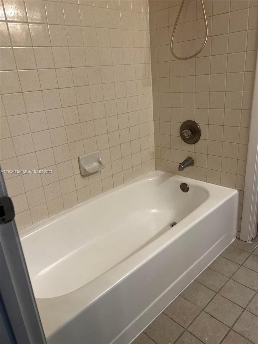 889 Hamilton Drive 889I — photo 10