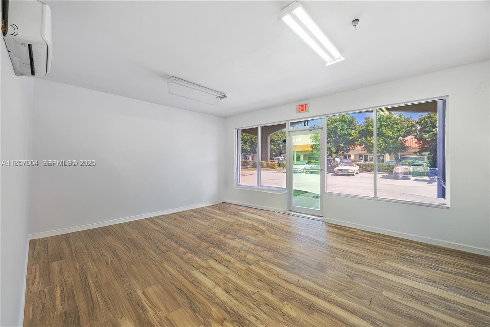 15420 SW 136th 14 — photo 3