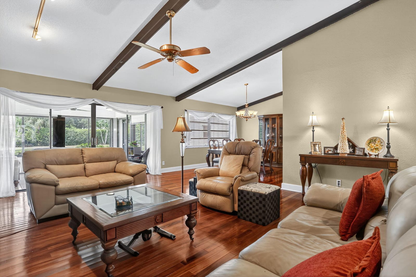 6043 Petaluma Drive — photo 9