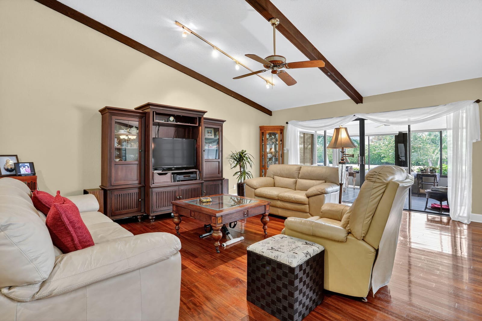 6043 Petaluma Drive — photo 10