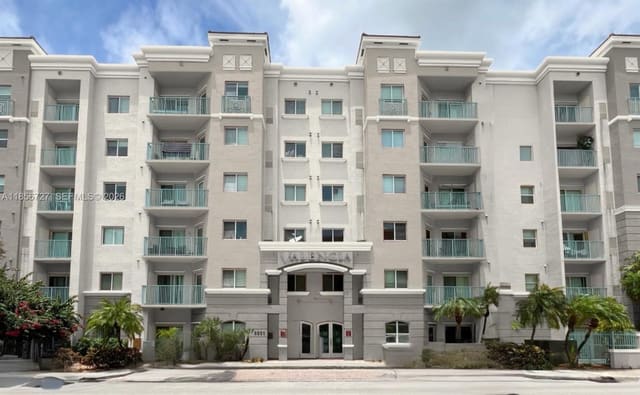 6001 SW 70th Street 127, South Miami, FL 33143