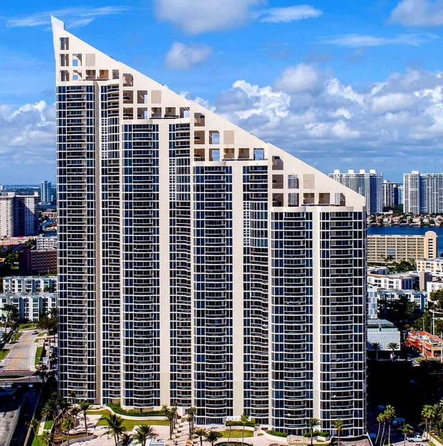 17555 Collins Avenue 2701, Sunny Isles Beach, FL 33160