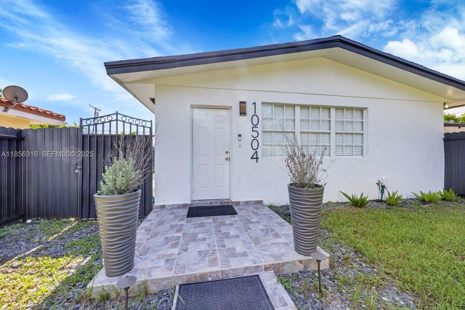 10504 SW 77th Court, Pinecrest, FL 33156 photo 2